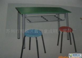 低价0元购？揭秘“双层快餐桌”背后的流量博弈与下沉市场生存法则
